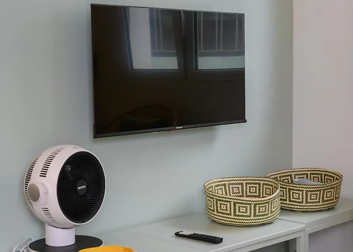 Casa Velha Da Lagoa - Pássaro - By Mth * Ponta do Sol (Madeira)